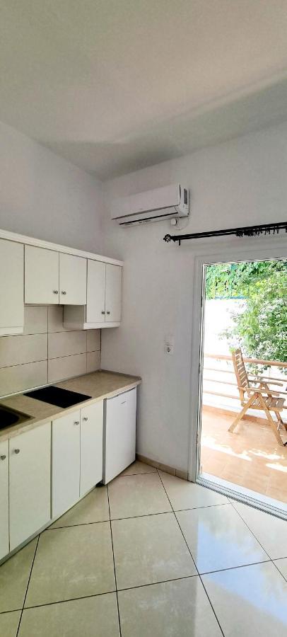 Anesis Apartment เดียฟานี ภายนอก รูปภาพ
